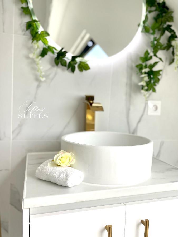 Naturally Suite 칼라이스 외부 사진